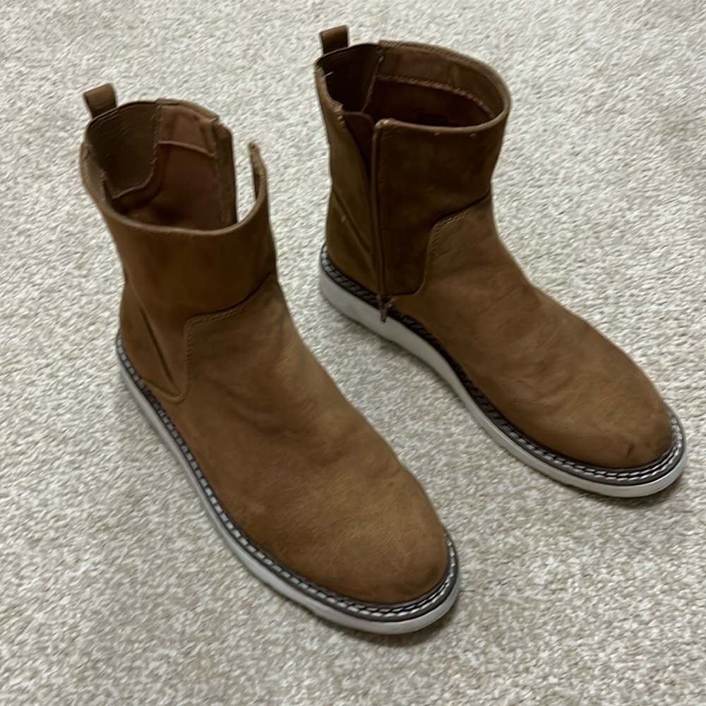 Universal Thread women’s boots